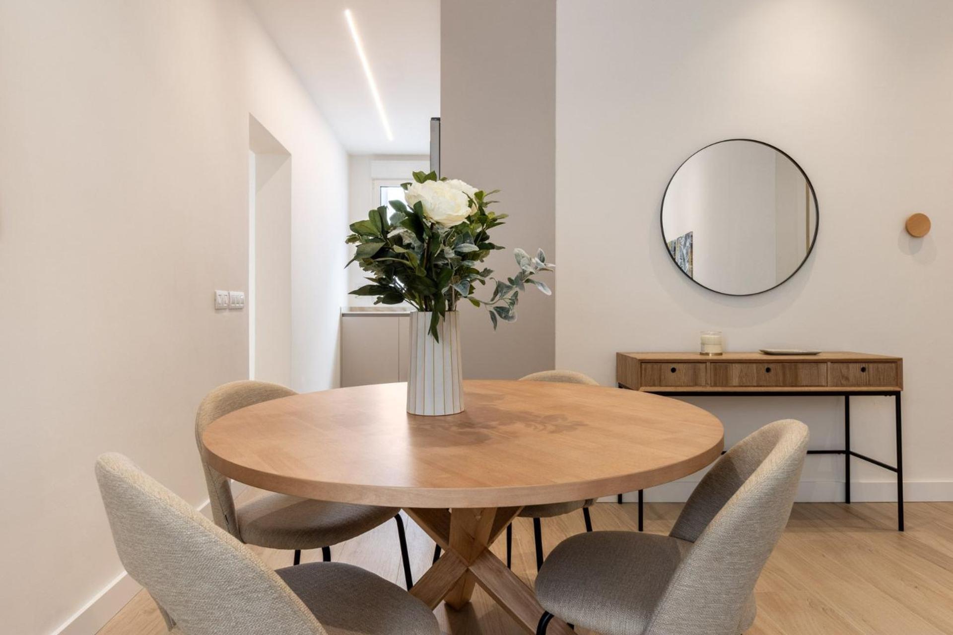Apartment Trendy Malasana For 4 Ideal Getaway, Madera Ii *